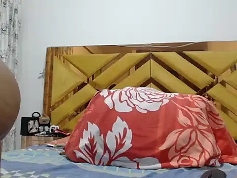 Snapshot of SashaMacgregor chatting on 02-28-25, 11:23 SashaMacgregor online show from 02-28-25, 11:23