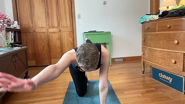 Snapshot of LeahWilde chatting on 03-04-25, 03:37 LeahWilde online show from 03-04-25, 03:37