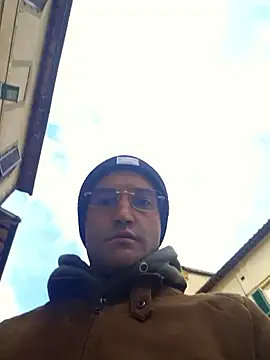 Snapshot of enricso chatting on 02-01-26, 02:15 enricso online show from 02-01-26, 02:15