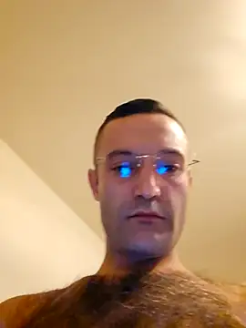Snapshot of enricso chatting on 04-28-26, 01:05 enricso online show from 04-28-26, 01:05