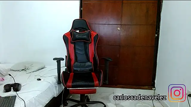 Snapshot of dickmaximum chatting on 02-11-26, 03:17 dickmaximum online show from 02-11-26, 03:17