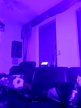 Snapshot of Crystalbitchx chatting on 01-14-25, 01:36 Crystalbitchx online show from 01-14-25, 01:36