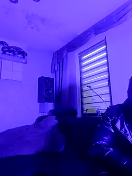 Snapshot of Crystalbitchx chatting on 02-26-25, 07:53 Crystalbitchx online show from 02-26-25, 07:53