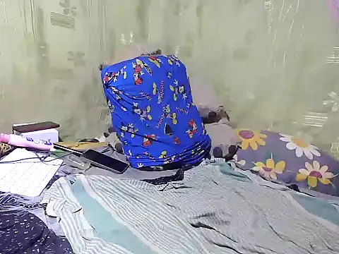 Snapshot of Alora-shine chatting on 02-02-25, 08:19 Alora-shine online show from 02-02-25, 08:19