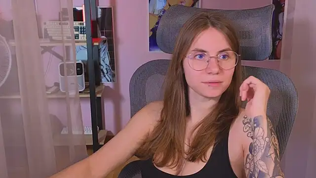 Snapshot of _AnnaStark_ chatting on 05-16-26, 07:45 AnnaStark online show from 05-16-26, 07:45