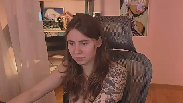 Snapshot of _AnnaStark_ chatting on 07-08-26, 08:46 AnnaStark online show from 07-08-26, 08:46