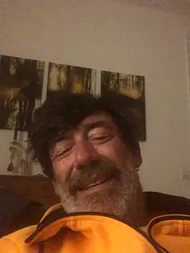 Snapshot of maxximere chatting on 10-22-25, 11:48 maxximere online show from 10-22-25, 11:48