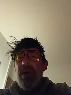 Snapshot of maxximere chatting on 02-10-26, 11:31 maxximere online show from 02-10-26, 11:31