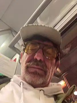 Snapshot of maxximere chatting on 02-23-26, 11:24 maxximere online show from 02-23-26, 11:24