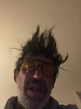 Snapshot of maxximere chatting on 03-04-26, 02:06 maxximere online show from 03-04-26, 02:06