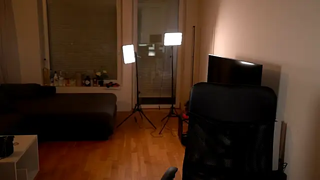 Irina Grant online show from 04-30-26, 01:23