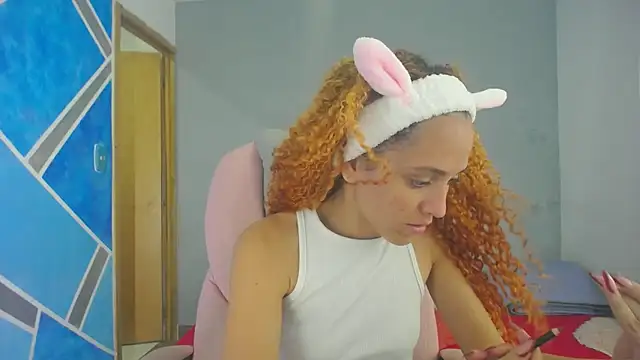 Snapshot of SexyLeilaa chatting on 01-08-25, 03:08 SexyLeilaa online show from 01-08-25, 03:08