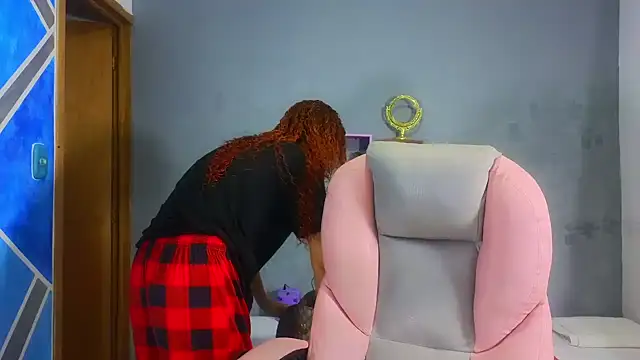 Snapshot of SexyLeilaa chatting on 02-07-25, 12:42 SexyLeilaa online show from 02-07-25, 12:42