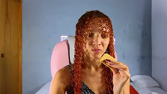 Snapshot of SexyLeilaa chatting on 02-12-25, 01:41 SexyLeilaa online show from 02-12-25, 01:41