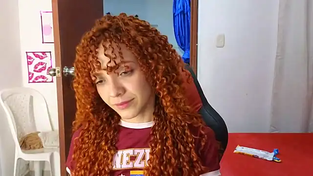 Snapshot of SexyLeilaa chatting on 09-13-25, 01:16 SexyLeilaa online show from 09-13-25, 01:16