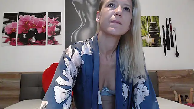 Naschkatze01 online show from 10-12-25, 06:23