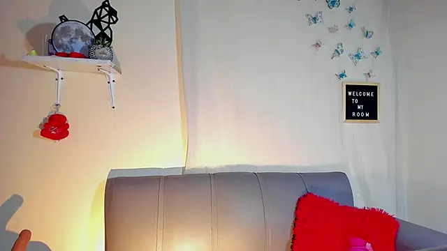 Snapshot of annyluna1 chatting on 09-29-25, 10:25 annyluna1 online show from 09-29-25, 10:25