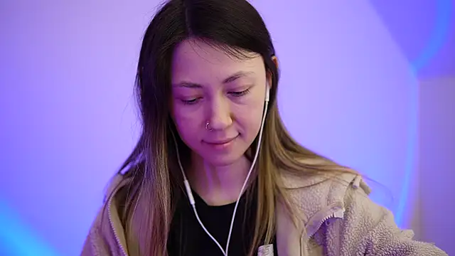 chibi moon  online show from 03-14-25, 11:43