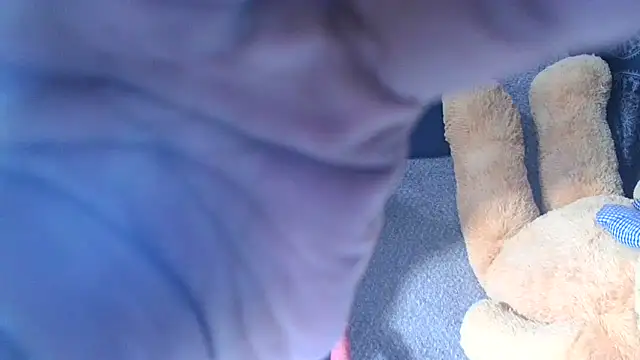 LunaRai online show from 02-04-25, 03:33