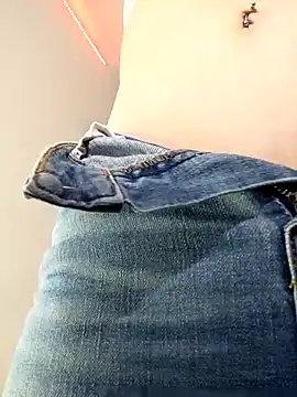 Amira Milker online show from 01-31-25, 02:07