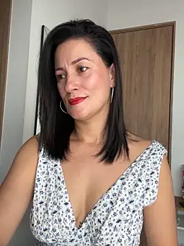 Snapshot of Verito_hot chatting on 09-27-25, 06:46 Verito hot online show from 09-27-25, 06:46