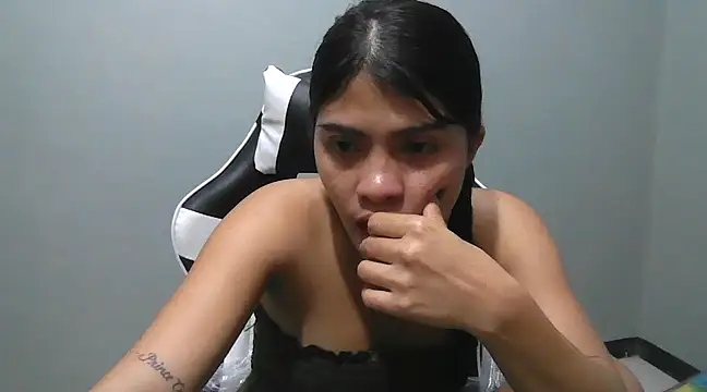 Snapshot of Miss_unknown chatting on 02-18-25, 04:37 Miss unknown online show from 02-18-25, 04:37