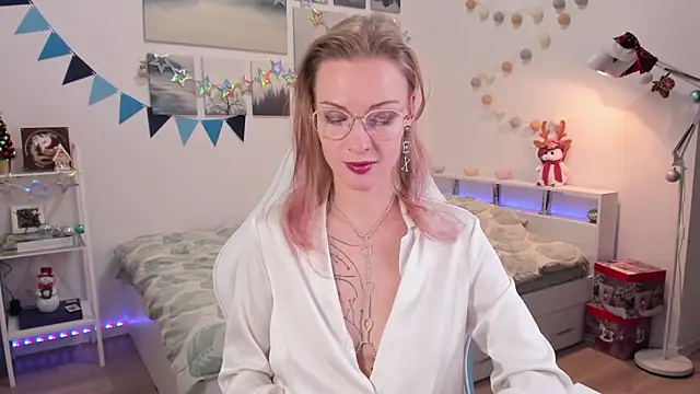 MissRightX online show from 12-10-24, 02:39