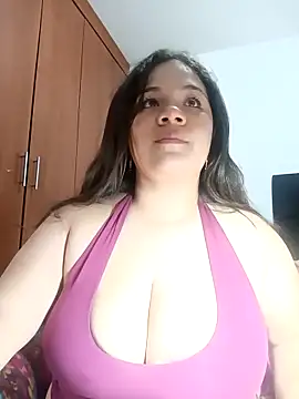 Snapshot of Van3orgasm4me chatting on 09-23-25, 01:47 Van3orgasm4me online show from 09-23-25, 01:47