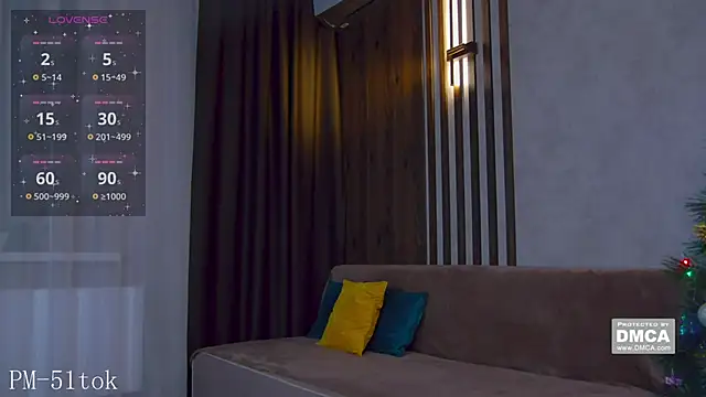 Snapshot of Holl1Would chatting on 01-03-25, 10:29 Holl1Would online show from 01-03-25, 10:29