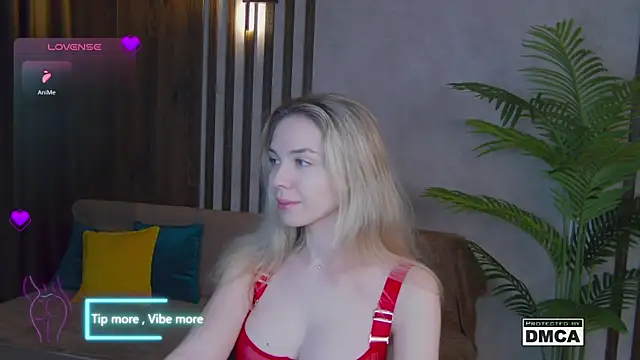 Snapshot of Holl1Would chatting on 01-27-25, 07:13 Holl1Would online show from 01-27-25, 07:13