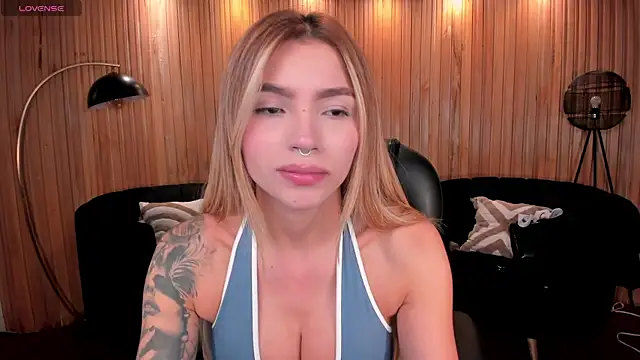 Snapshot of LexieWayne chatting on 07-10-26, 06:54 LexieWayne online show from 07-10-26, 06:54