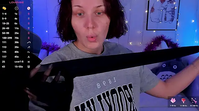 Snapshot of LianaFord chatting on 01-10-26, 02:35 LianaFord online show from 01-10-26, 02:35