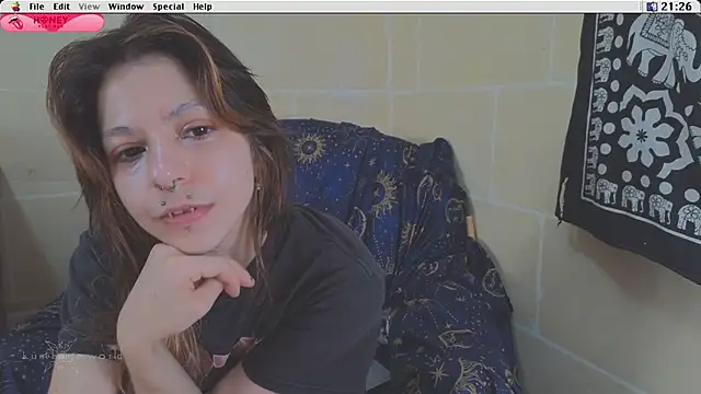 Snapshot of Kryptosworld chatting on 06-16-26, 07:27 Kryptosworld online show from 06-16-26, 07:27