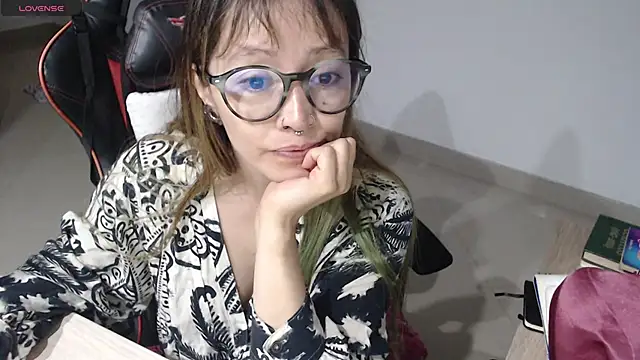 pink-2022 online show from 06-18-26, 03:16