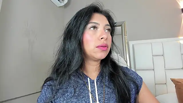 Snapshot of _BunnyNaugthy chatting on 10-01-25, 12:11 BunnyNaugthy online show from 10-01-25, 12:11