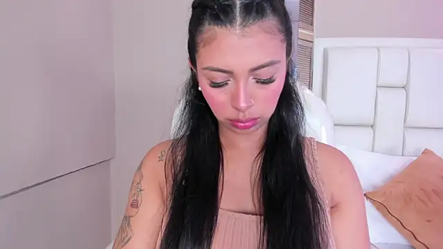 Snapshot of _BunnyNaugthy chatting on 11-17-25, 01:06 BunnyNaugthy online show from 11-17-25, 01:06