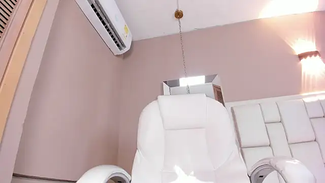 Snapshot of _BunnyNaugthy chatting on 11-25-25, 12:05 BunnyNaugthy online show from 11-25-25, 12:05