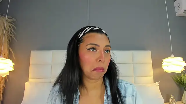 Snapshot of _BunnyNaugthy chatting on 02-07-26, 05:16 BunnyNaugthy online show from 02-07-26, 05:16