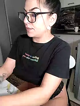 hot-babygirl online show from 02-04-25, 10:02