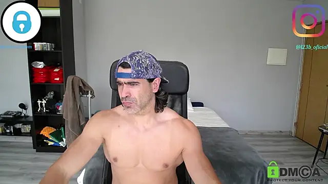 samricci21 online show from 04-17-26, 01:58