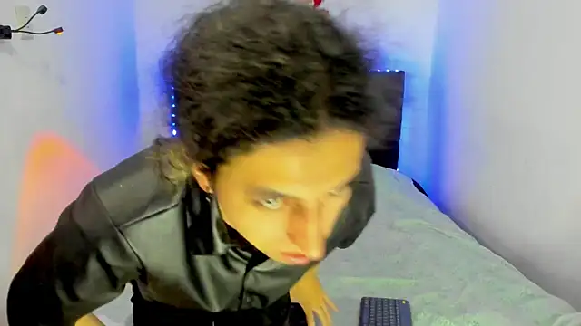 shelby  hotshoww online show from 12-27-24, 11:39