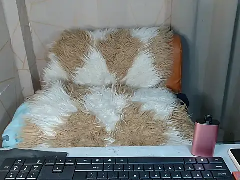 Snapshot of Sweet_kitty60xx chatting on 01-10-26, 04:03 Sweet kitty60xx online show from 01-10-26, 04:03