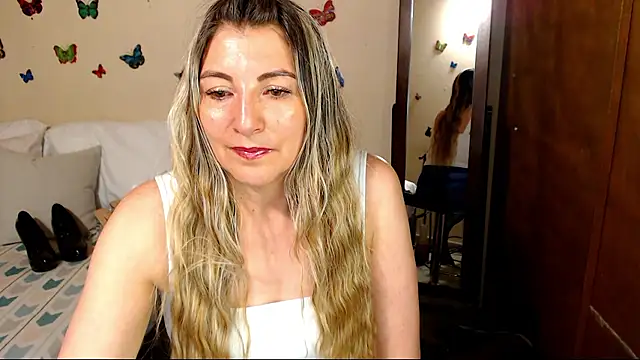 Jolie-Mature online show from 01-15-26, 11:52