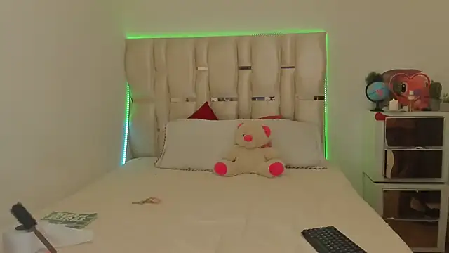 viioolleettaa online show from 12-22-24, 06:17