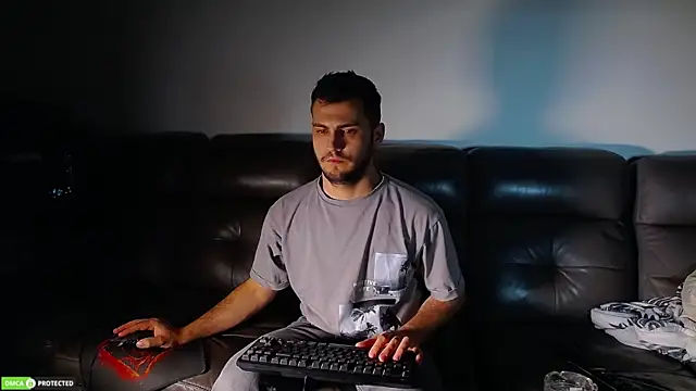 Snapshot of CrazyDom1 chatting on 10-24-25, 10:39 CrazyDom1 online show from 10-24-25, 10:39