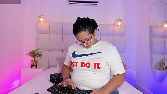 DanielleEvans  online show from 09-19-25, 11:22