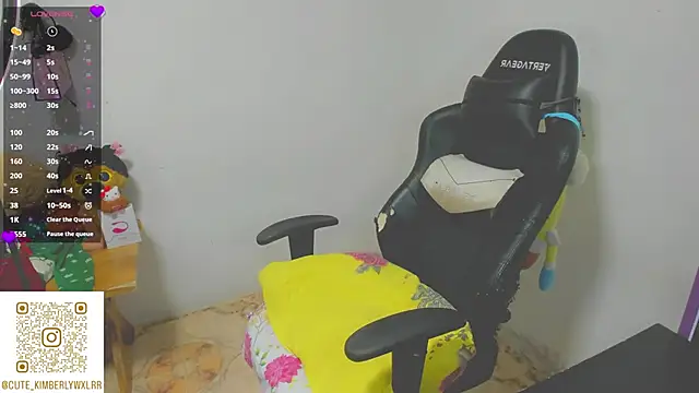 Kim Wexler online show from 12-04-25, 10:40