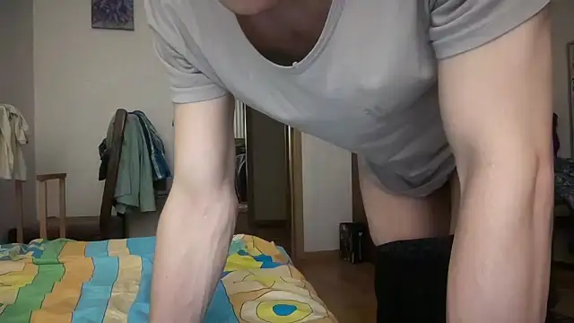 Snapshot of Lamonteik chatting on 11-15-25, 09:32 Lamonteik online show from 11-15-25, 09:32