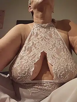 milfchantal4 online show from 02-08-26, 06:17