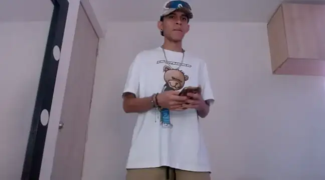 Snapshot of Samuel_Suarez chatting on 12-07-24, 09:00 Samuel Suarez online show from 12-07-24, 09:00